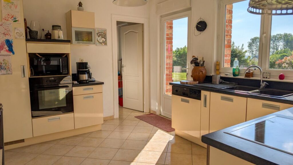 Pavillon individuel 115 m² sur sous-sol complet – 5 pièces – 3 chambres – 114 m²