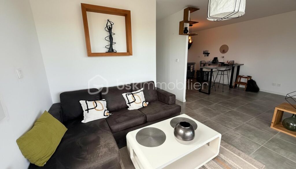 T3 de 60 m2 à 10 minutes de PEZENAS – 3 pièces – 2 chambres – 60 m²