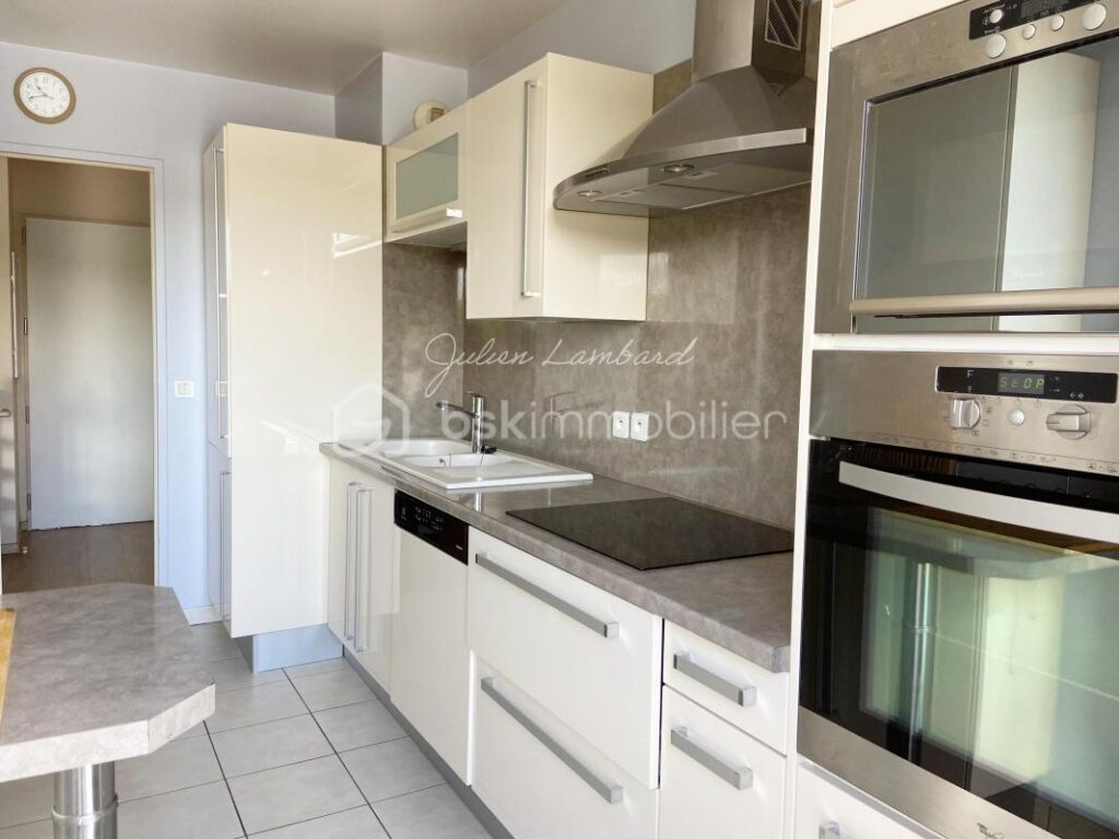 F4 81m2 avec terrasse et double box – ROUEN DOCKS – 4 pièces – 3 chambres – 81 m²