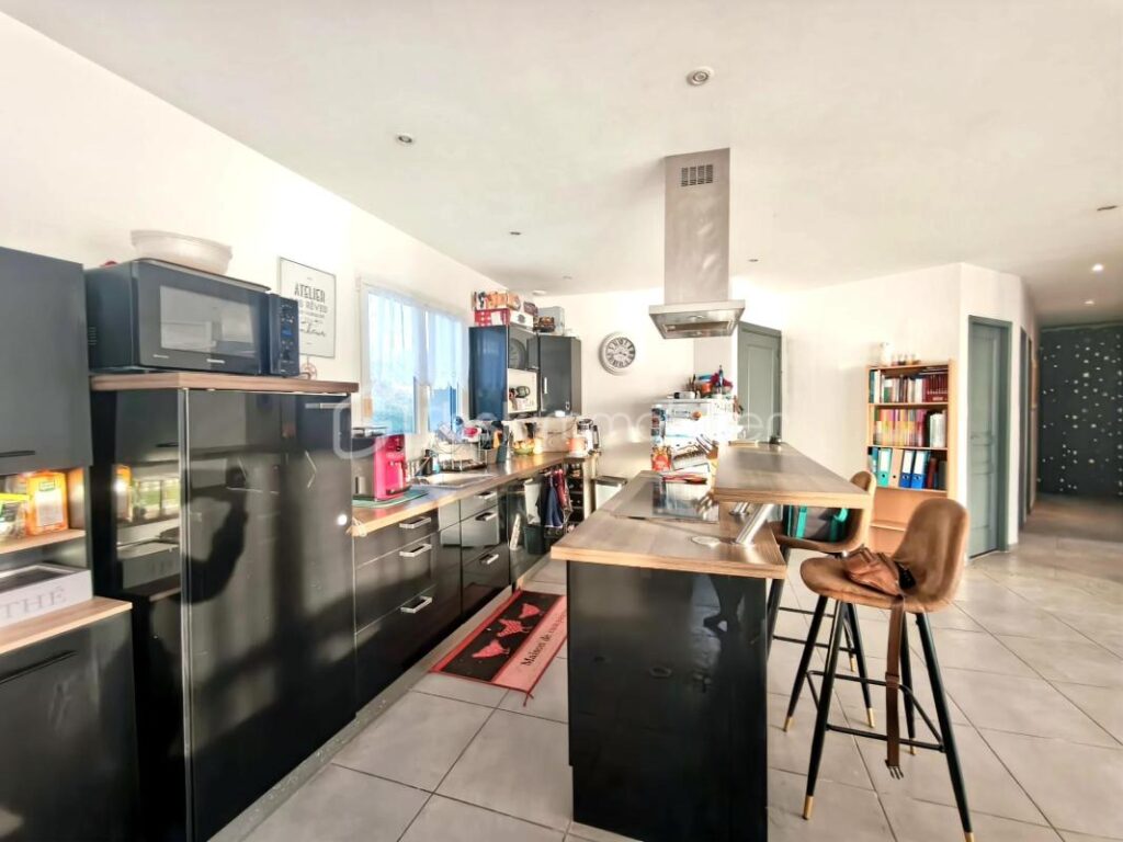 Plain-pied lumineux avec vue dégagée – laissez-vous séduire – 6 pièces – 3 chambres – 116 m²