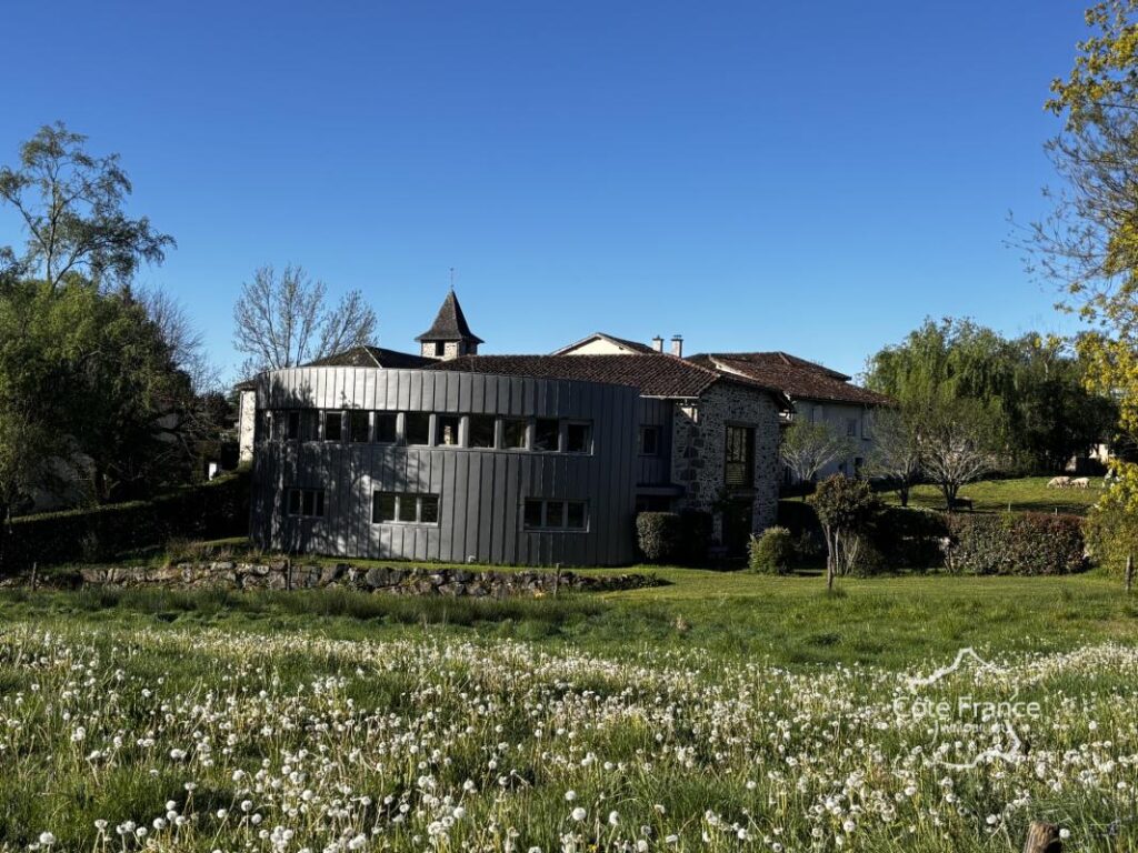Maison d&rsquo;architecture exceptionnelle de 265 m2 habitable à S – 5 pièces – 4 chambres – 267 m²