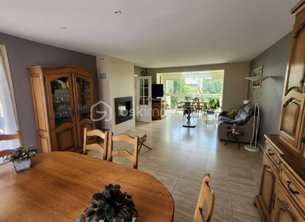 Maison familiale entretenue avec soin – 125 m² habitables – environnement calme et verdoyant – 6 pièces – 3 chambres – 125 m²