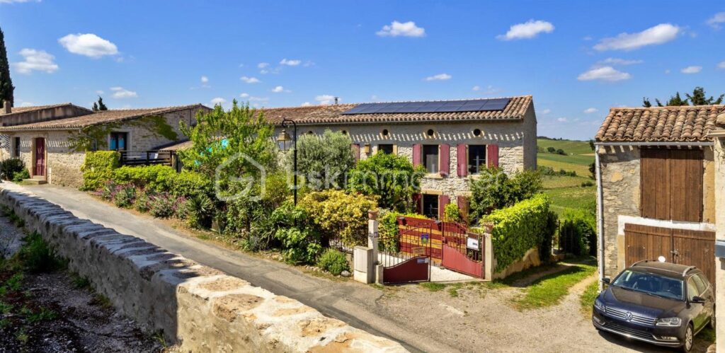 Magnifique maison d’hôtes et gîte de charme à vendre au cœur du Pays Cathare à proximité de Limoux et Carcassonne – 11 pièces – 8 chambres – 405 m²