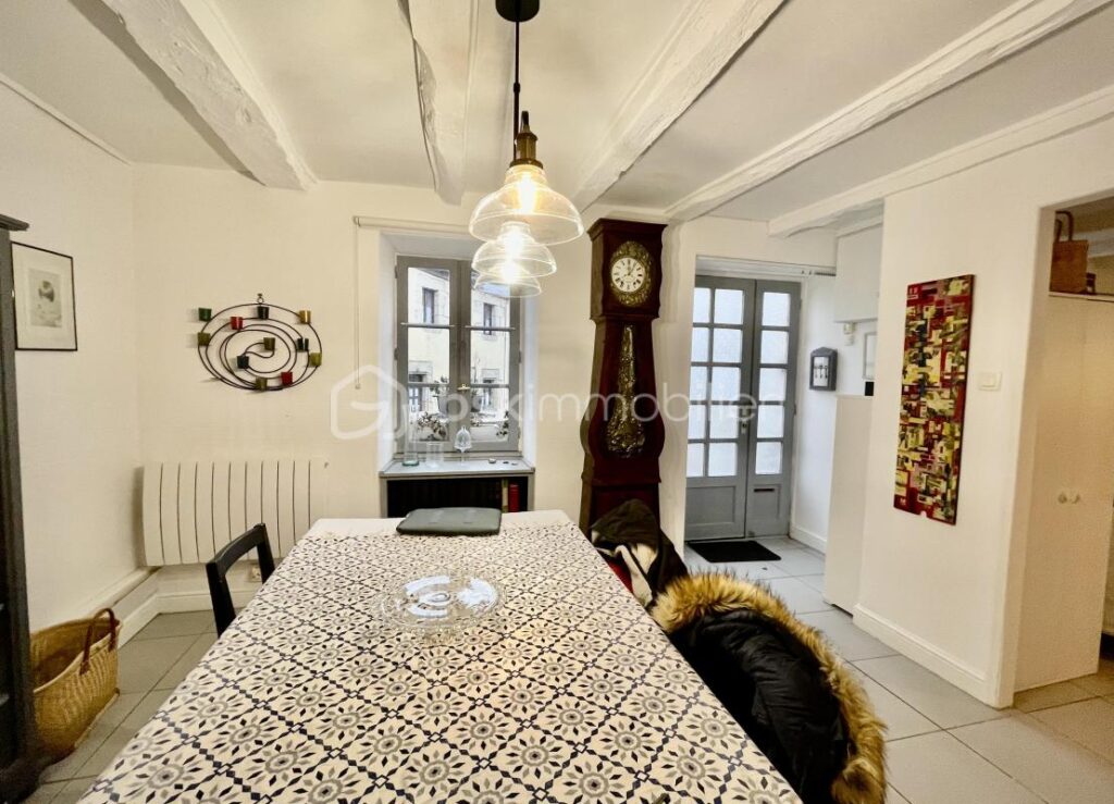 JOSSELIN – Maison de caractère avec jardin en surplomb et vue château – 7 pièces – 3 chambres – 132 m²