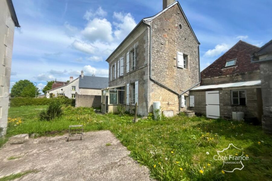 Maison à vendre à Molesmes