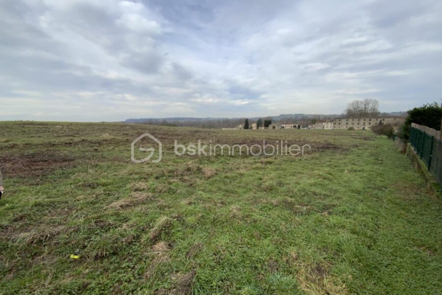 Terrain à vendre à Toulenne