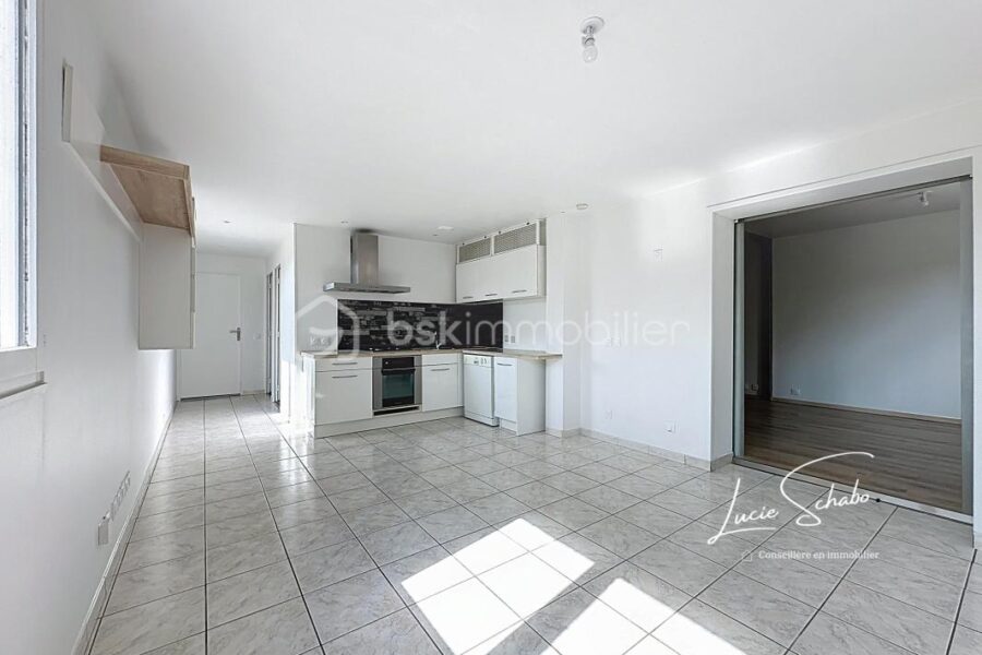 Appartement à vendre à Sales