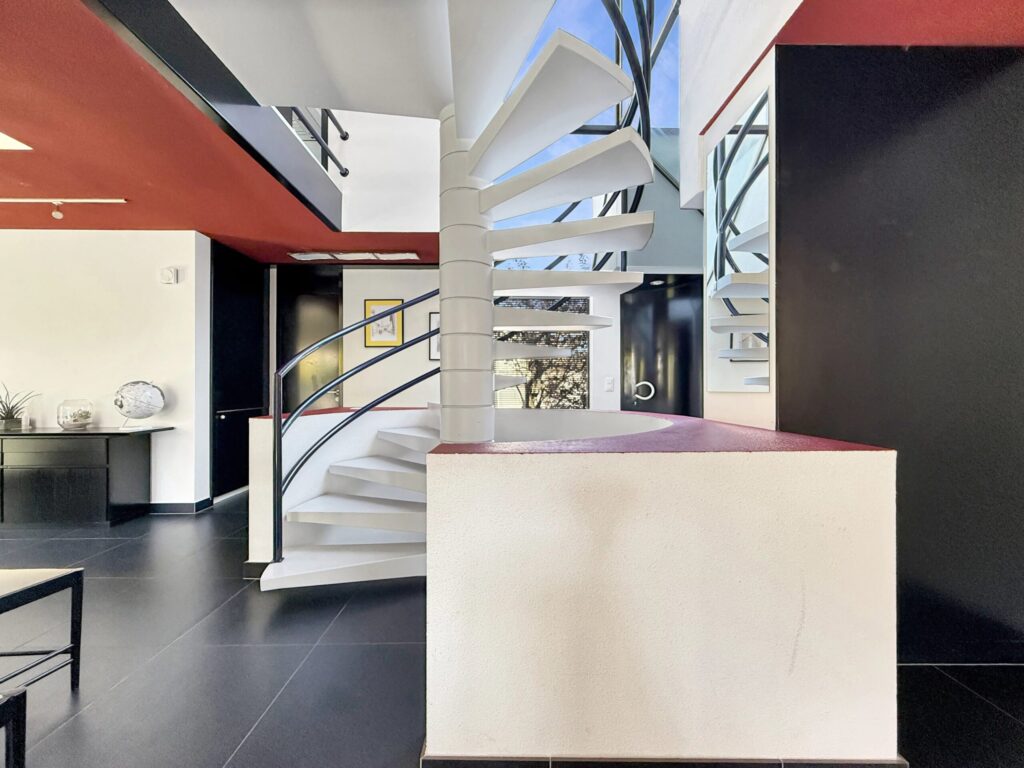 Villa contemporaine à Martigny ! – 6 pièces – 4 chambres – 220 m²
