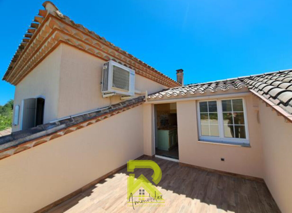 Charmante Maison + 4 appartements +1 terrain viabilisé à RIB – 14 pièces – 8 chambres – 350 m²
