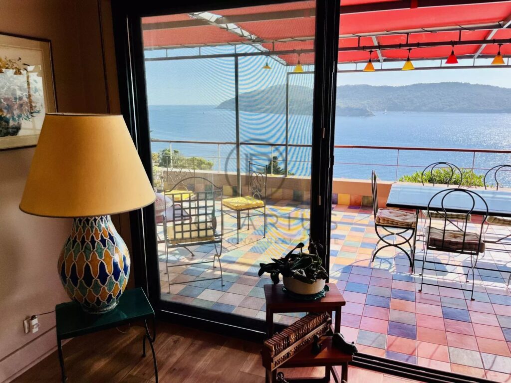 Charmante villa avec vue mer sur l&rsquo;Île du Levant – 4 pièces – 3 chambres – 120.5 m²