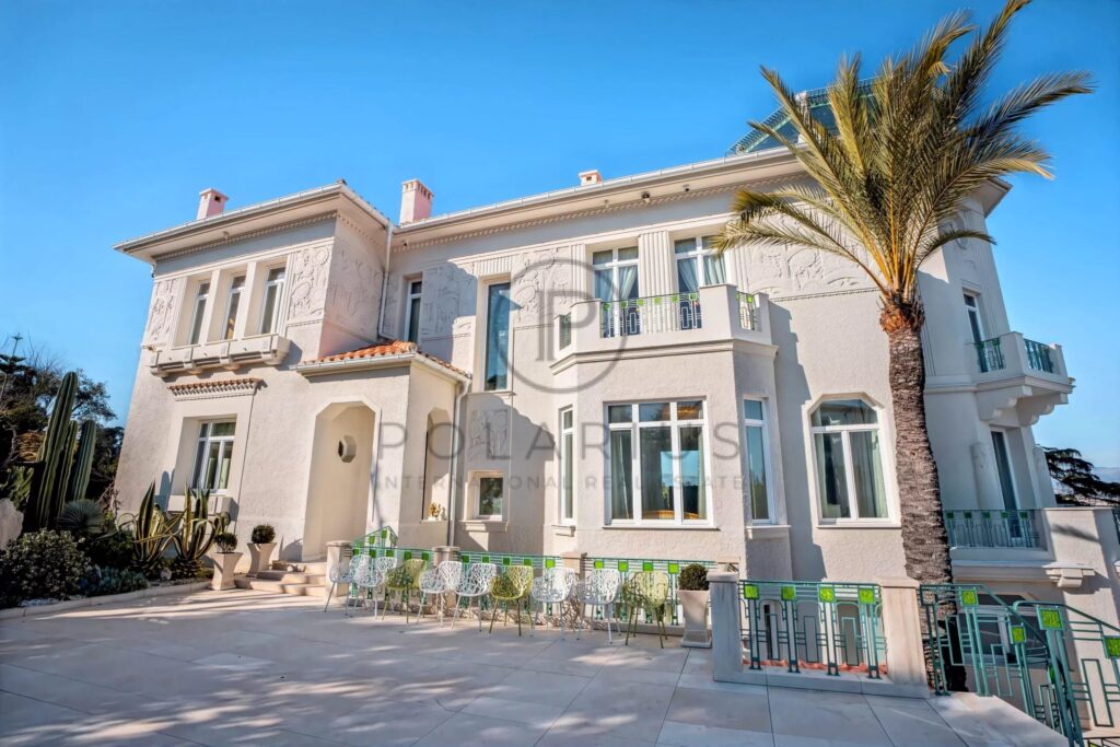 Domaine d’exception à vendre au Cap d’Antibes – Château du Cap – 15 pièces – 11 chambres – 1000 m²