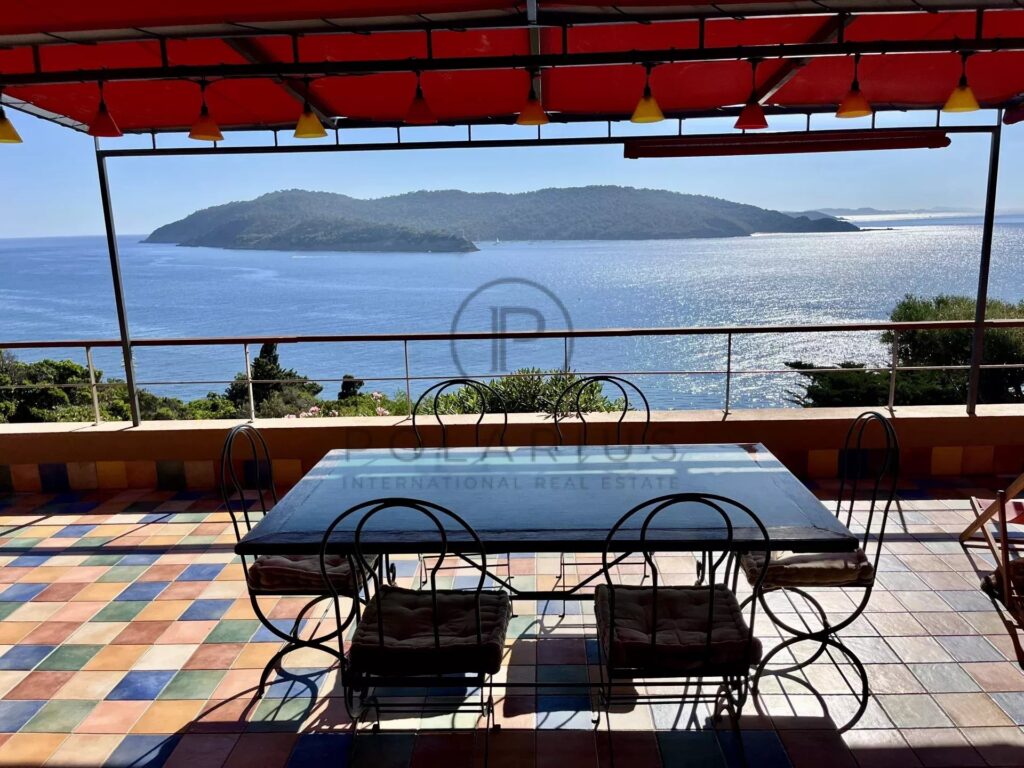 Charmante villa avec vue mer sur l&rsquo;Île du Levant – 4 pièces – 3 chambres – 120.5 m²
