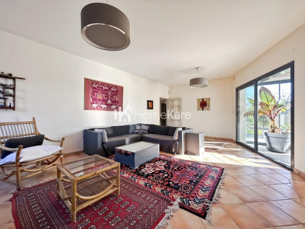 MAISON FAMILIALE DANS UN ENVIRONNEMENT IDEAL – 7 pièces – 5 chambres – 192 m²