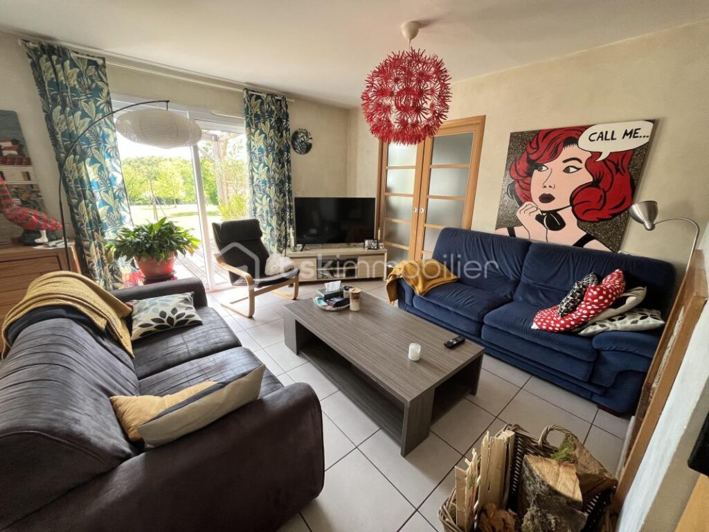 Magnifique maison familiale contemporaine en lisière de la Forêt des Bertranges avec double carport et garage – 7 pièces – 5 chambres – 180 m²