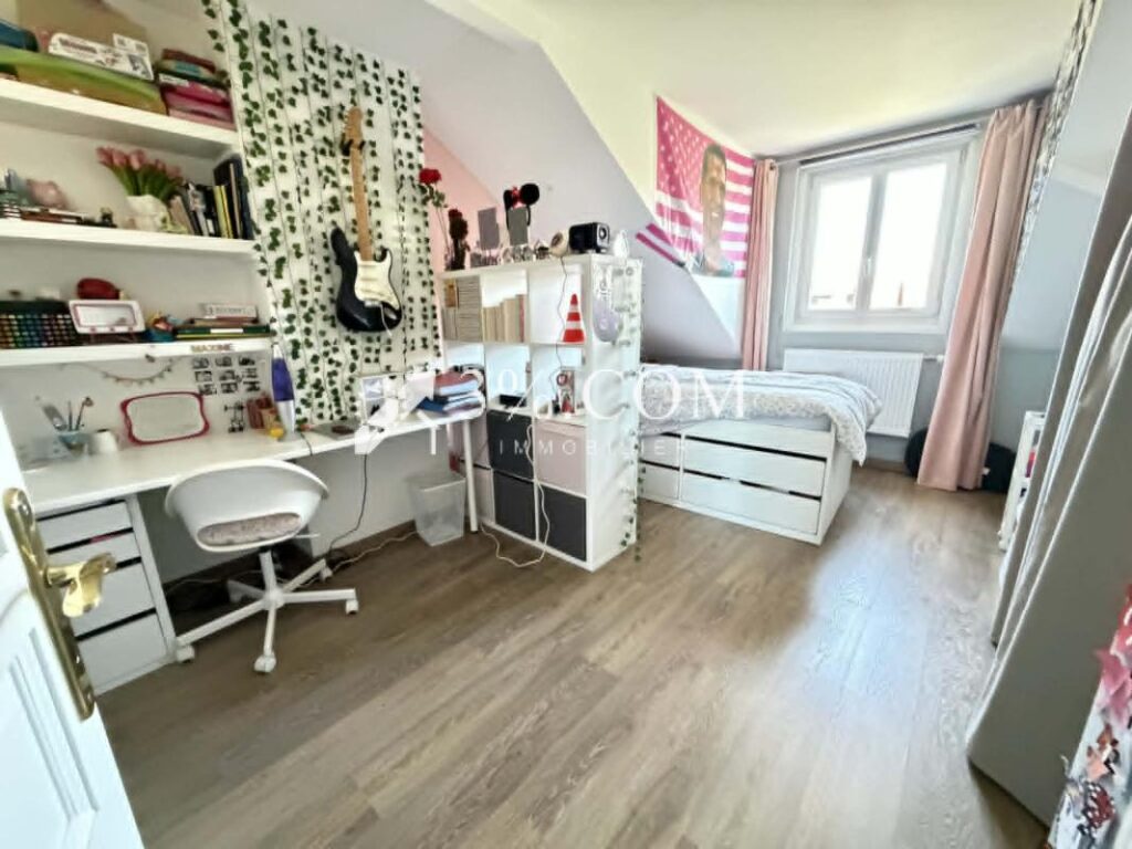 MAISON INDIVIDUELLE AU CALME 150 m2-4 CH sous sol complet ET – 6 pièces – 4 chambres – 135 m²