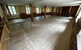 PONT-DE-BEAUVOISIN – PLATEAU 90 m² + CAVE 55 m² | FORT POTENTIEL – 1 pièce – NR chambres – 90 m²