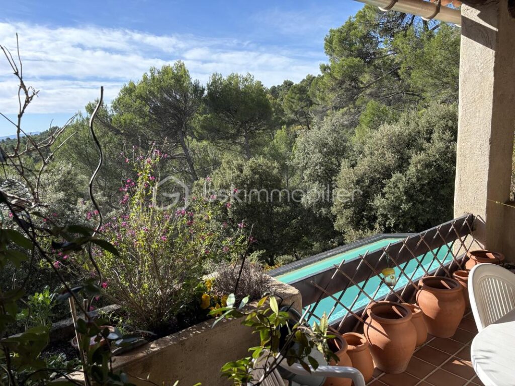 Maison avec 4 chambres sur 1650 m² de terrain – 5 pièces – 4 chambres – 170 m²