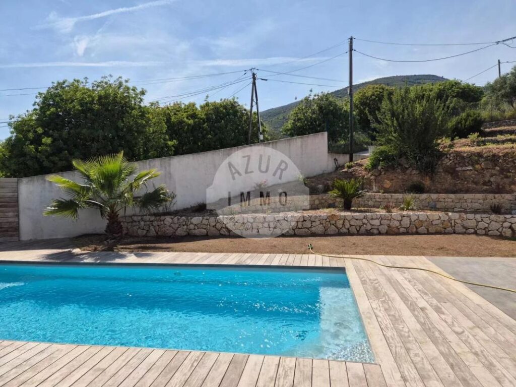 LOCATION – Villa Lascours 135m² sur 2200m² de terrain avec piscine et garage – 4 pièces – 3 chambres – 135 m²