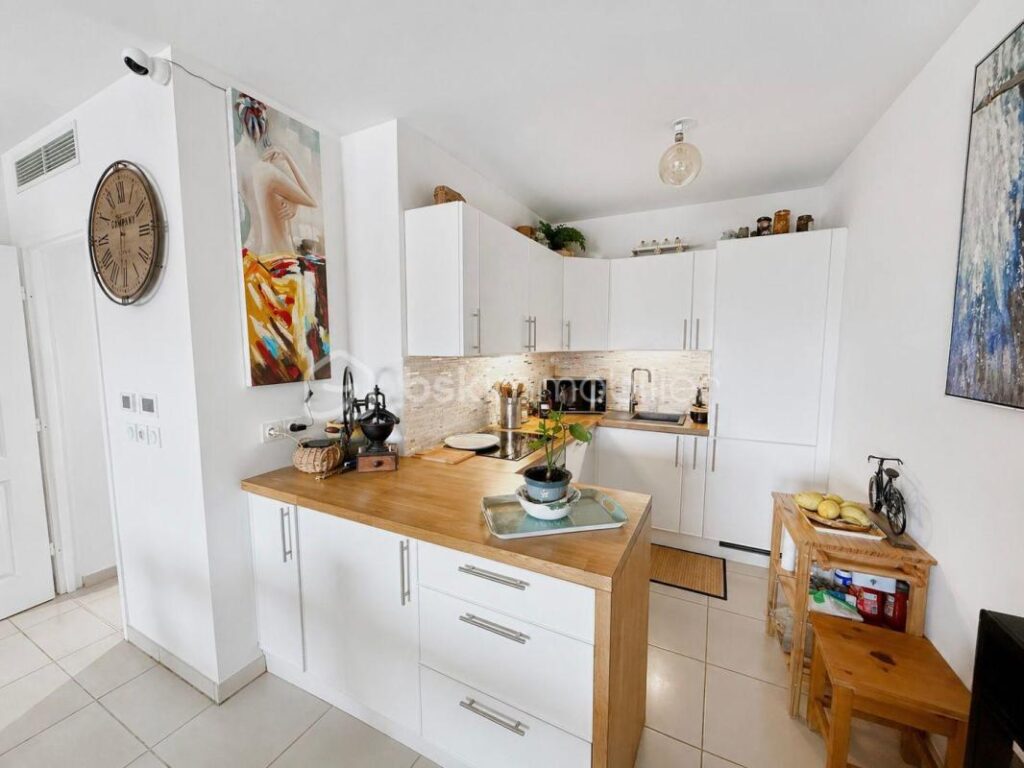 THEOULE / MER – APPT 3 PIECES – 67M² – VUE MER – PARKING – 5 MIN A PIED DE LA PLAGE – 3 pièces – 2 chambres – 67 m²