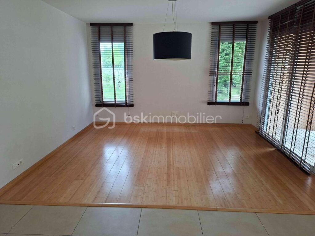 Belle maison contemporaine lumineuse et calme – 5 pièces – 3 chambres – 151 m²