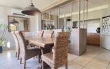 Mas de caractère de 250m2 – 6ch – sur 10000m2 au calme absolu – Cadre provençal d’exception à proximité du Golf de Pont Royal – 7 pièces – 6 chambres – 226 m²