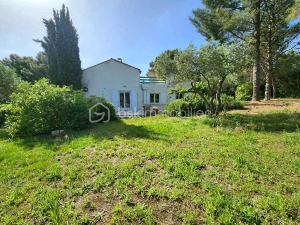 VILLA D&rsquo;EXCEPTION SUR LES HAUTEURS DE TOURBES AVEC UN APPARTEMENT INDÉPENDANT – 6 pièces – 3 chambres – 170 m²