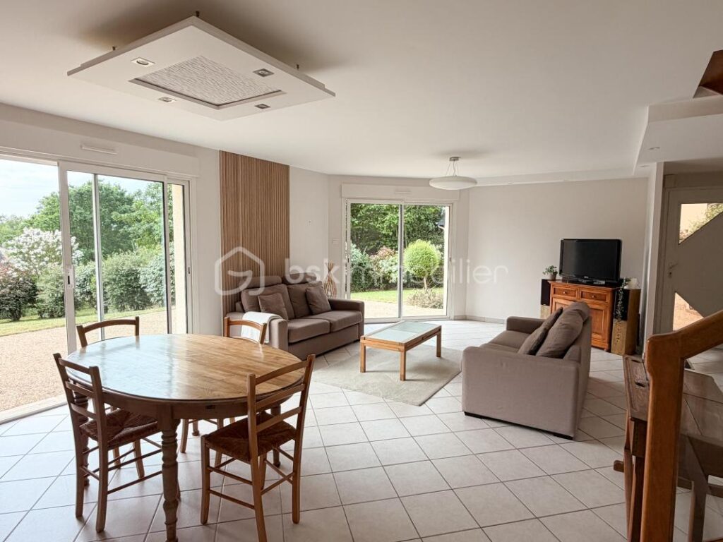 Maison 138m2 4 chambres + 1 bureau – 7 pièces – 4 chambres – 138 m²