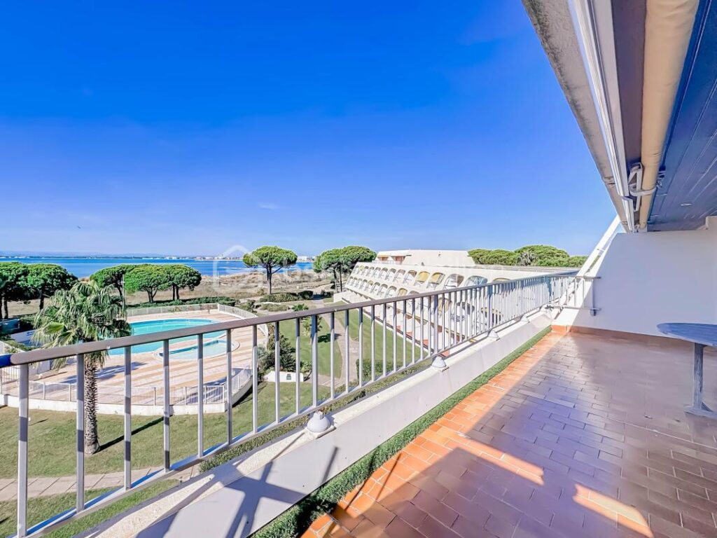 *** Magnifique Appartement T3 de standing Dernier étage Vue Mer Piscine à Port Camargue *** – 3 pièces – 2 chambres – 70 m²