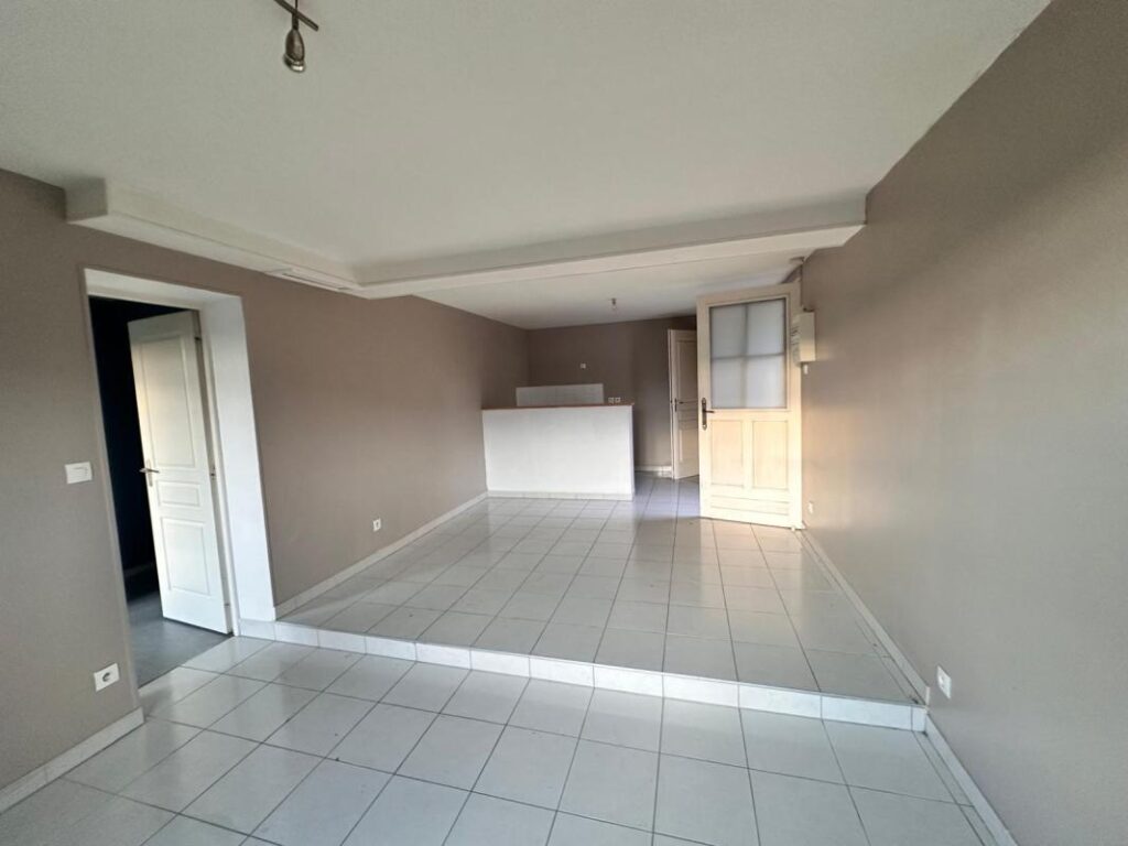 Vente 5 studios T1 et 2 T2 – Centre ville Buc – Vue vallée – 1 pièce – 1 chambre – 27 m²