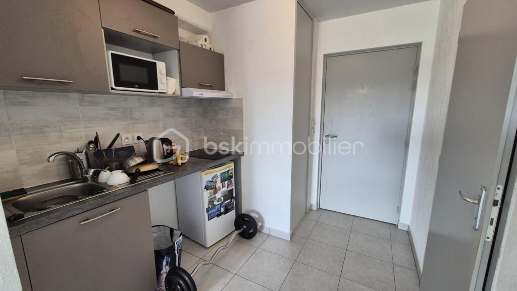 A VENDRE APPARTEMENT T2 CABINE DE 44M² A SAINT CYPRIEN – COTE VILLAGE – EN IMPASSE – TERRASSE – PARKIG PRIVE – LIBRE DE TOUTE OCCUPATION – VUE DEGAGEE – 2 pièces – 1 chambre – 44 m²
