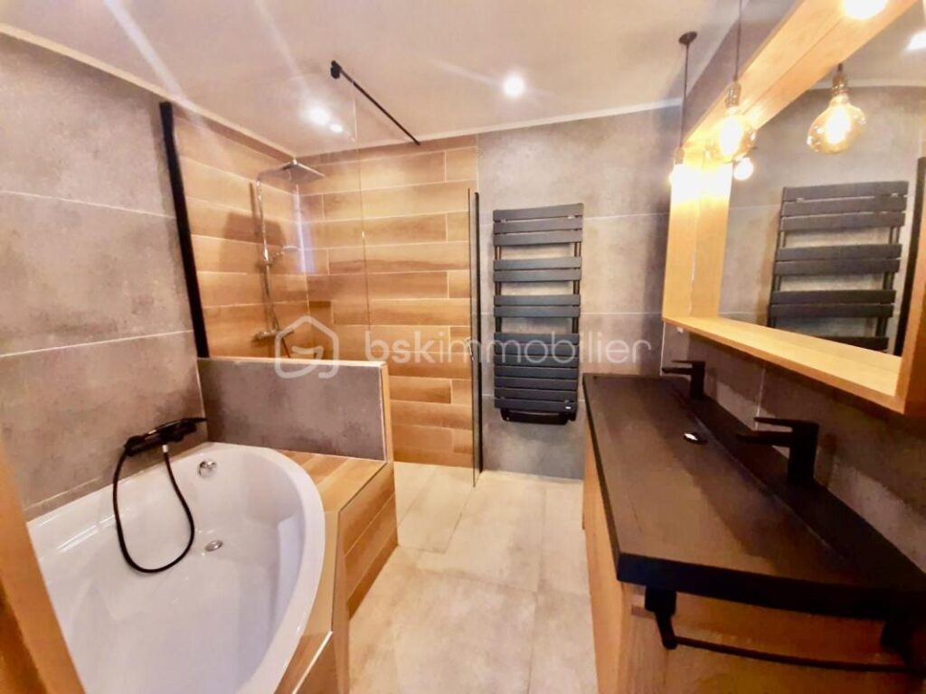Coup de coeur ! Maison individuelle vue mer – 4 pièces – 3 chambres – 126 m²