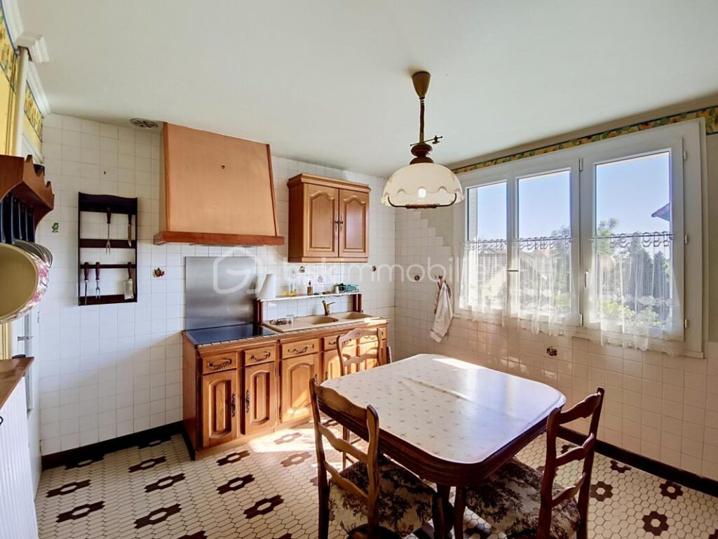 Maison familiale avec sous-sol total – Secteur calme et recherché de Louvres – 7 pièces – 4 chambres – 132 m²