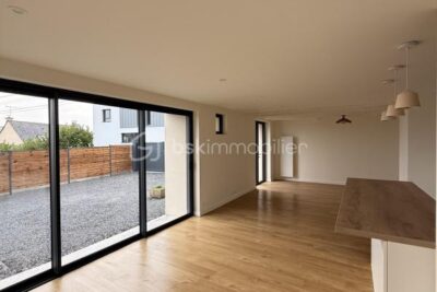 Maison 4 pièces 104m2 – 5 pièces – 3 chambres – 104 m²