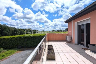 Maison familiale sans vis-à-vis avec piscine sur 2 000 m² de terrain – 6 pièces – 5 chambres – 160 m²