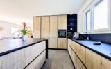 HAUTEVILLE-SUR-FIER — MAISON RECENTE — 4 CHAMBRES — CALME — VUE DEGAGEE — TERRASSE — JARDIN – 5 pièces – 4 chambres – 101 m²