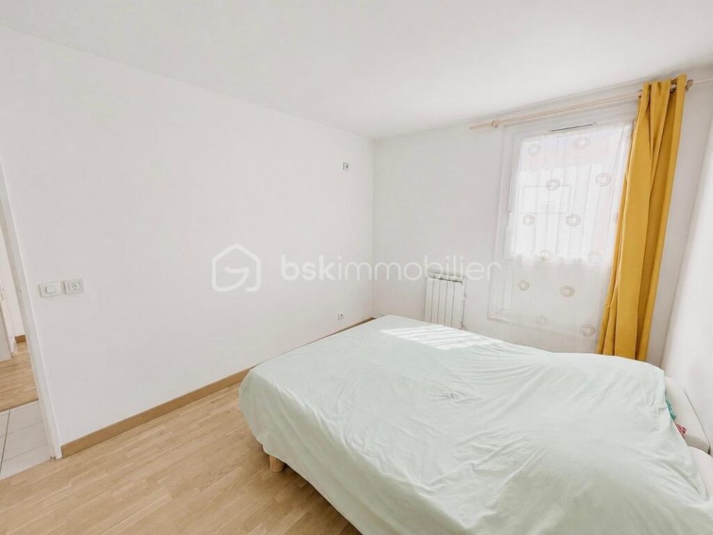 MOUANS-SARTOUX – APPARTEMENT 3 PCES – 62M² – PARKING – CALME – 5 MIN DU CENTRE A PIED – 3 pièces – 2 chambres – 62 m²