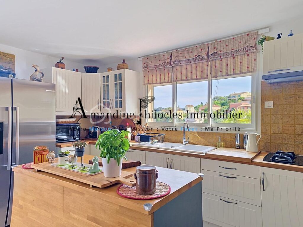 Villa familiale coup de coeur aux accents de vacances !! – 4 pièces – 4 chambres – 137 m²