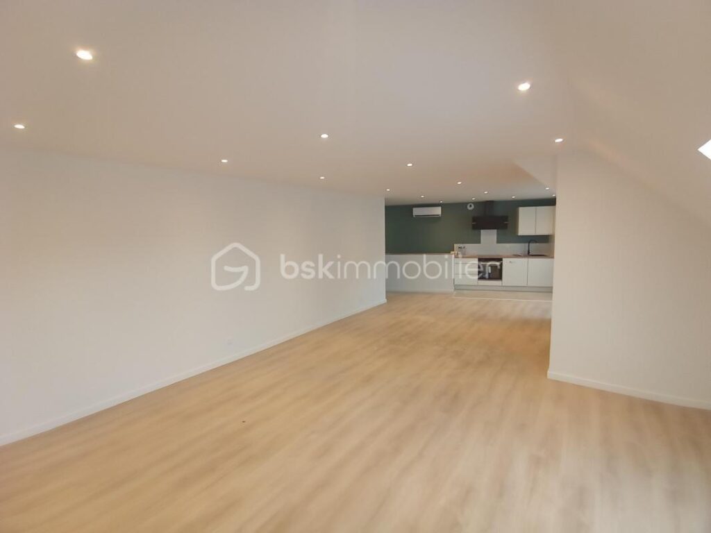SUPERBE APPARTEMENT T5 DUPLEX AVEC 3 CH.+ 2 SDB+ GRAND JARDIN, EN DERNIER ETAGE DE 2024 – 5 pièces – 3 chambres – 129 m²