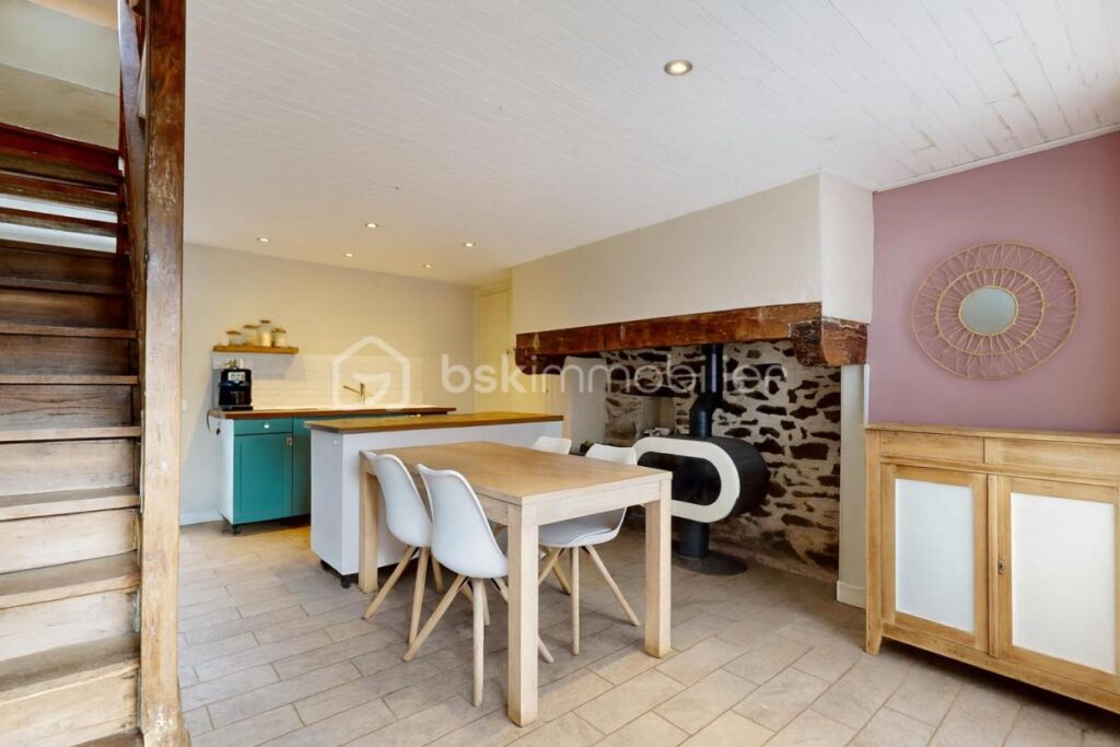 Ensemble Immobilier de 97 m² – 5 pièces – 2 chambres – 97 m²