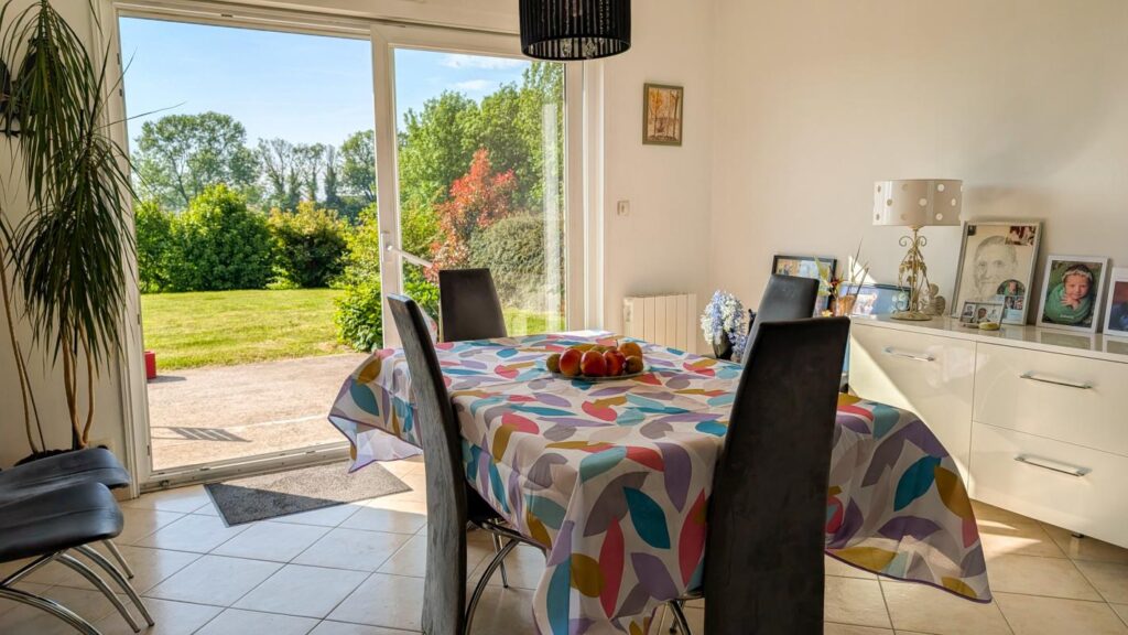 Pavillon individuel 115 m² sur sous-sol complet – 5 pièces – 3 chambres – 114 m²