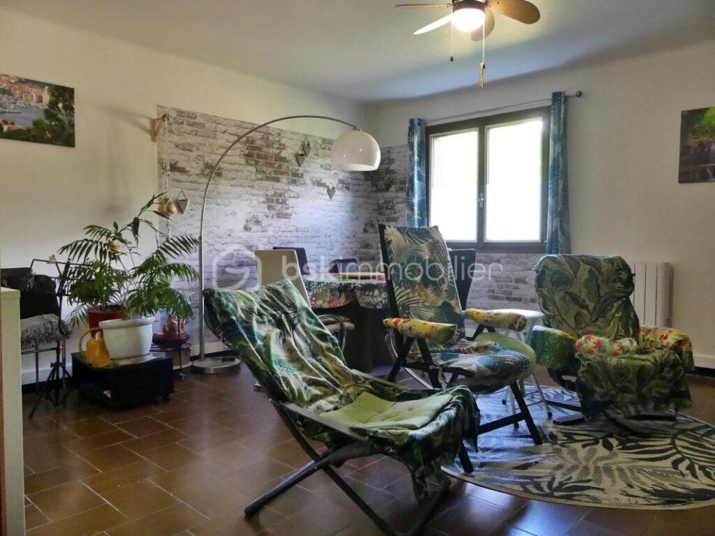 Maison familiale 4 faces avec possibilité revenus locatifs et le charme des années 70 – 5 pièces – 4 chambres – 162 m²