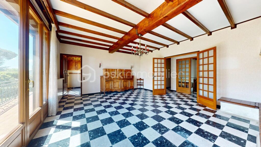 Grande maison divisée en deux logements ou logement + activité pro – 7 pièces – 6 chambres – 187 m²