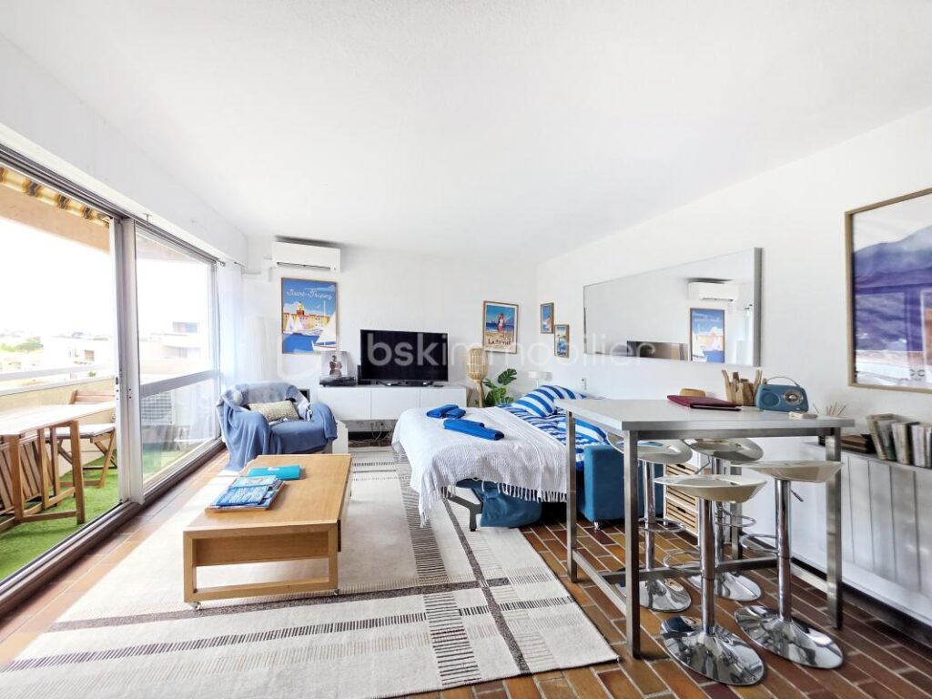 Tamaris :Magnifique Studio meublé avec balcon et vue imprenable – 1 pièce – NR chambres – 31 m²