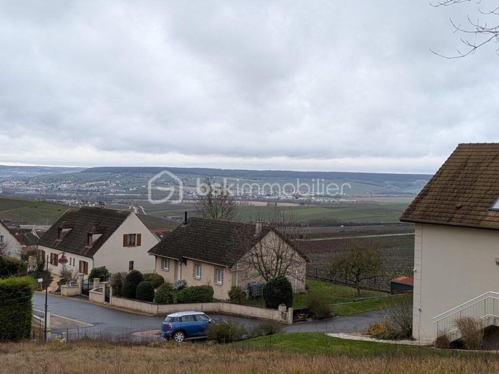 Terrain constructible à Champillon – NR pièces – NR chambres – 1043 m²