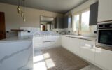 Magnifique maison 180 m2 de caractère, 5 chambres avec piscine sur terrain arboré de 6 000 m² – 7 pièces – 5 chambres – 180 m²