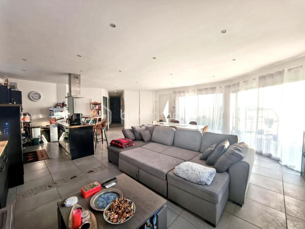 Plain-pied lumineux avec vue dégagée – laissez-vous séduire – 6 pièces – 3 chambres – 116 m²