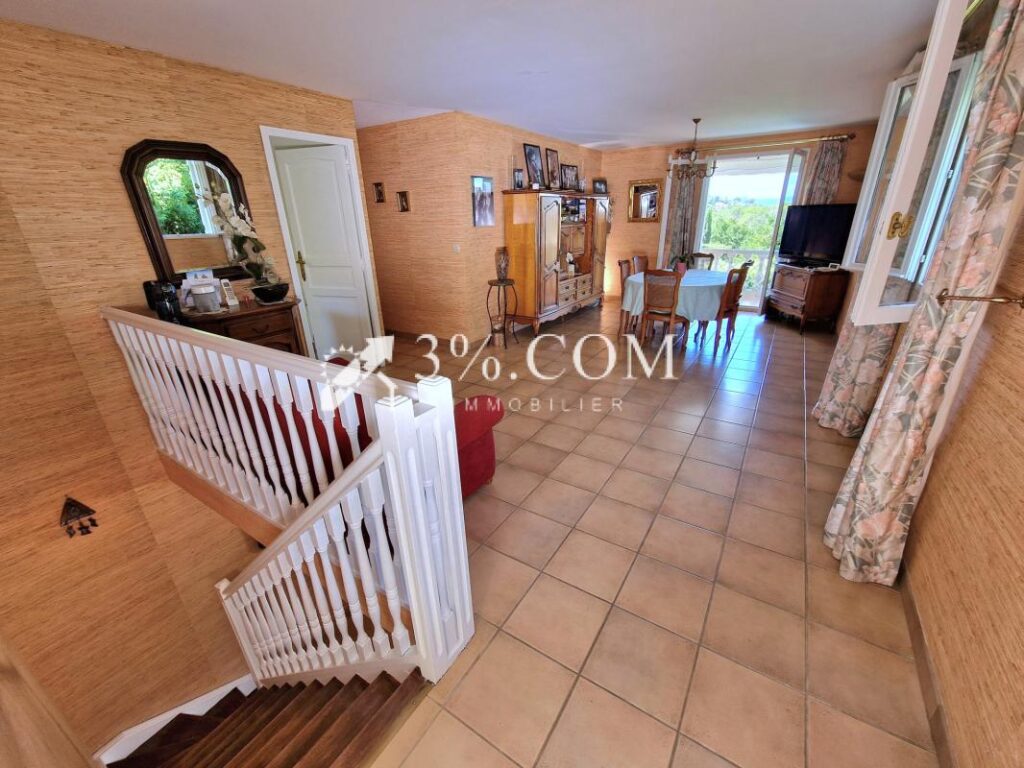 Villa familiale avec vue dégagée aux Golfs – 6 pièces – 3 chambres – 136 m²