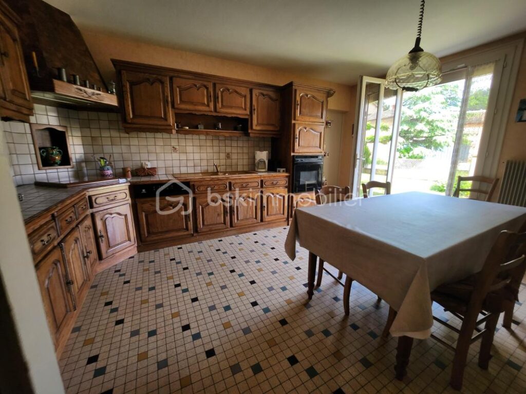 Pavillon de plain-pied – 105 m² habitables – beau potentiel d’aménagement – 4 pièces – 2 chambres – 105 m²