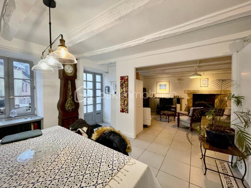 JOSSELIN – Maison de caractère avec jardin en surplomb et vue château – 7 pièces – 3 chambres – 132 m²
