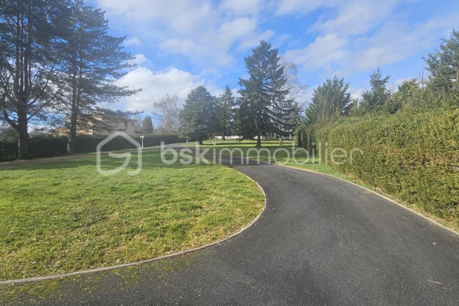 Maison à vendre à Saint remy en rollat